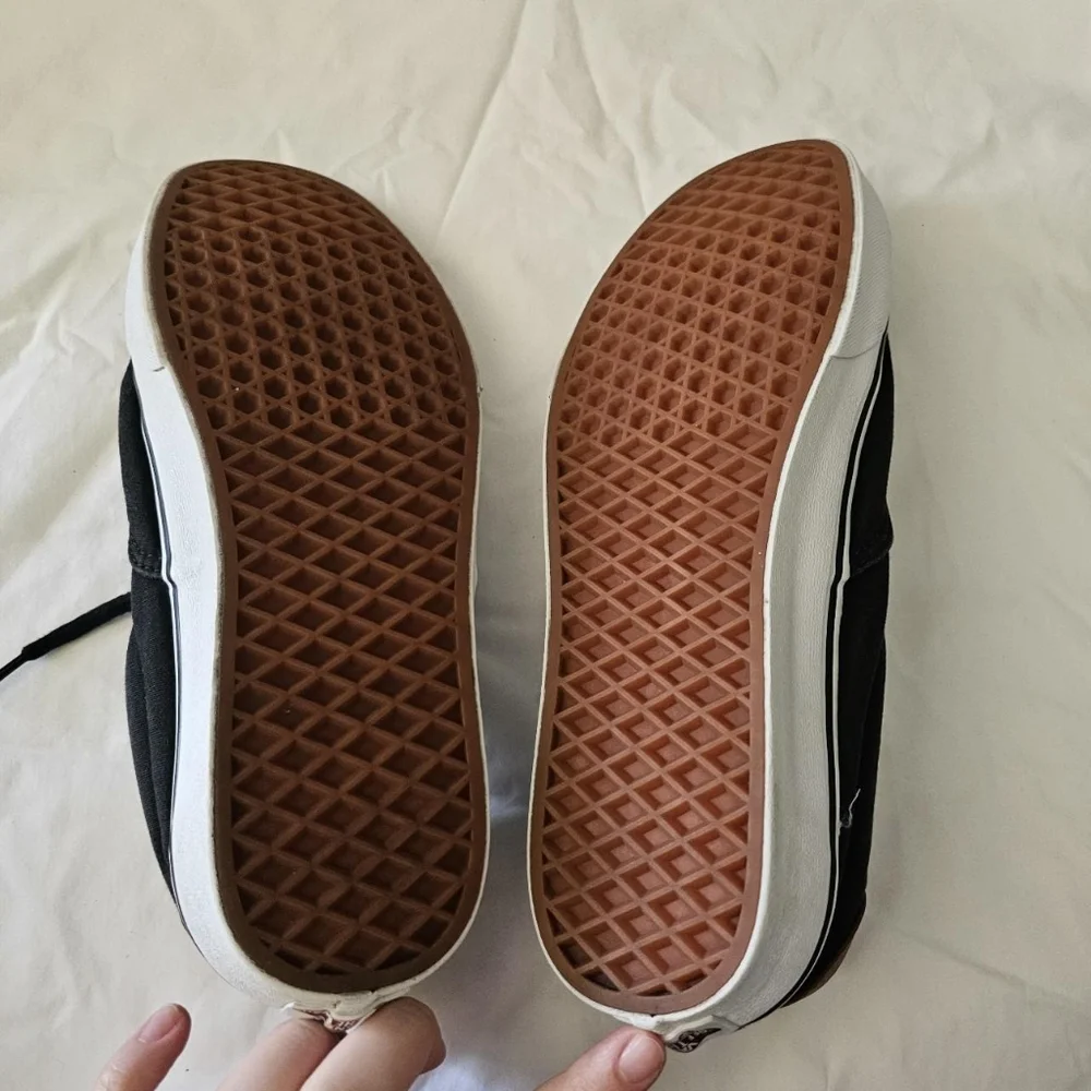 Black canvas vans with aztec print lining & brown leather detailingSize 11 - Picture 6 of 7